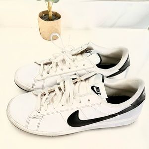 Nike Court Royale Womens Sneakers